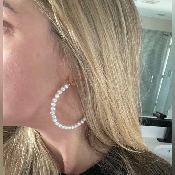 Pearl hoops - Picture 2 of 3